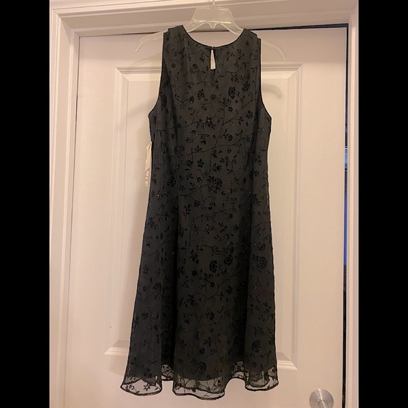 Black Sleeveless Dress - Picture 2 of 3